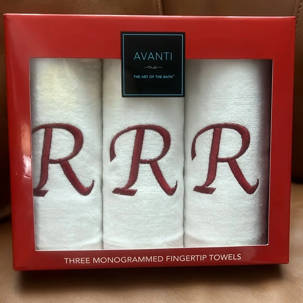 AVANTI Red Embroidered Monogram R Fingertip Towel Set NIB